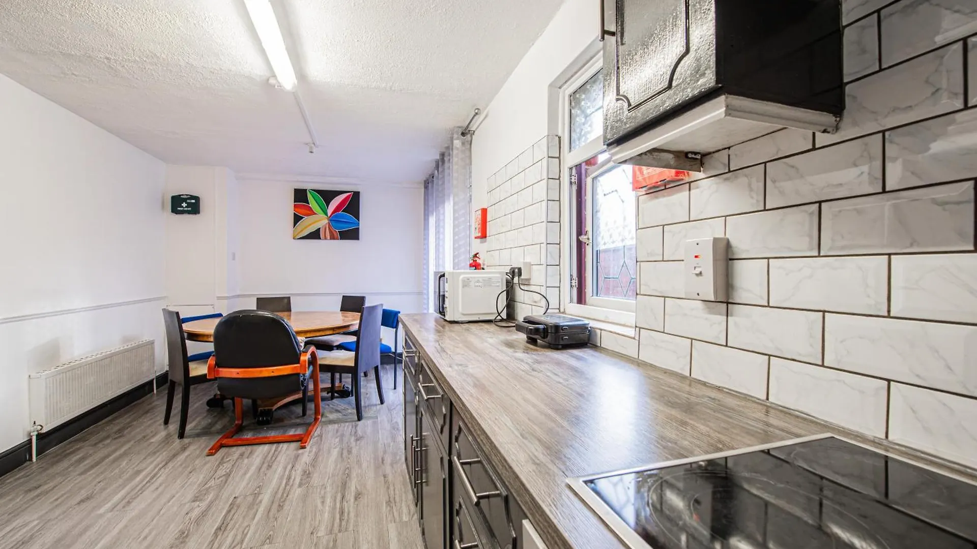 Spacious 4-Bed Home With Garden & Free Parking London 0*,  United Kingdom