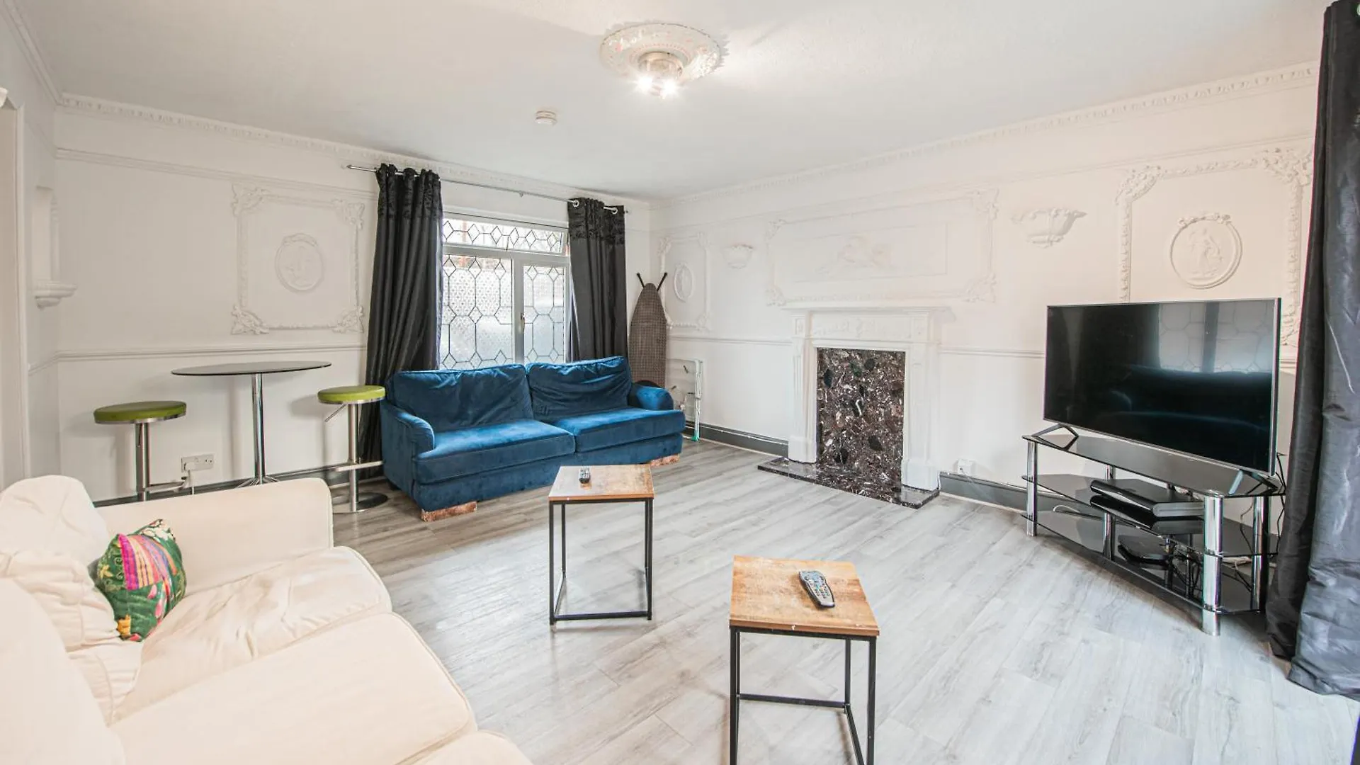 Spacious 4-Bed Home With Garden & Free Parking London
